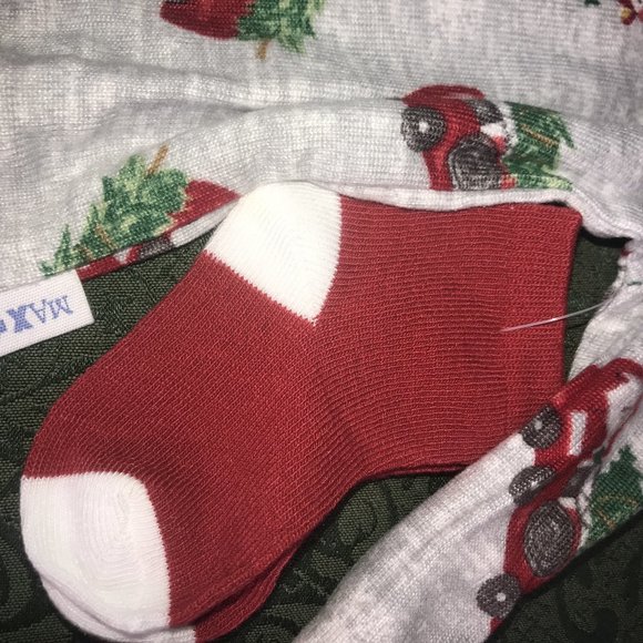 NWT 18m Max & Olivia Firetruck santa pajamas socks set boys girls christmas pjs - Picture 4 of 6